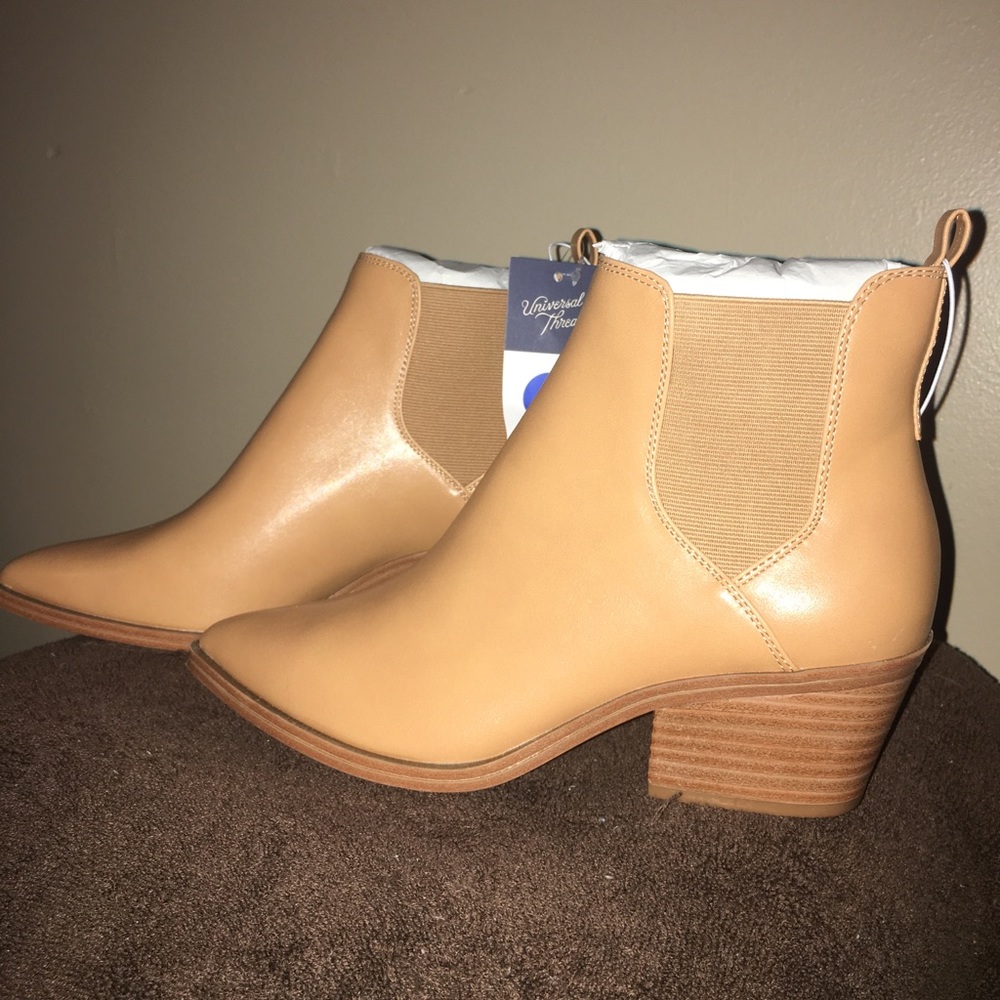 Universal Thread ankle boots, Carmel color